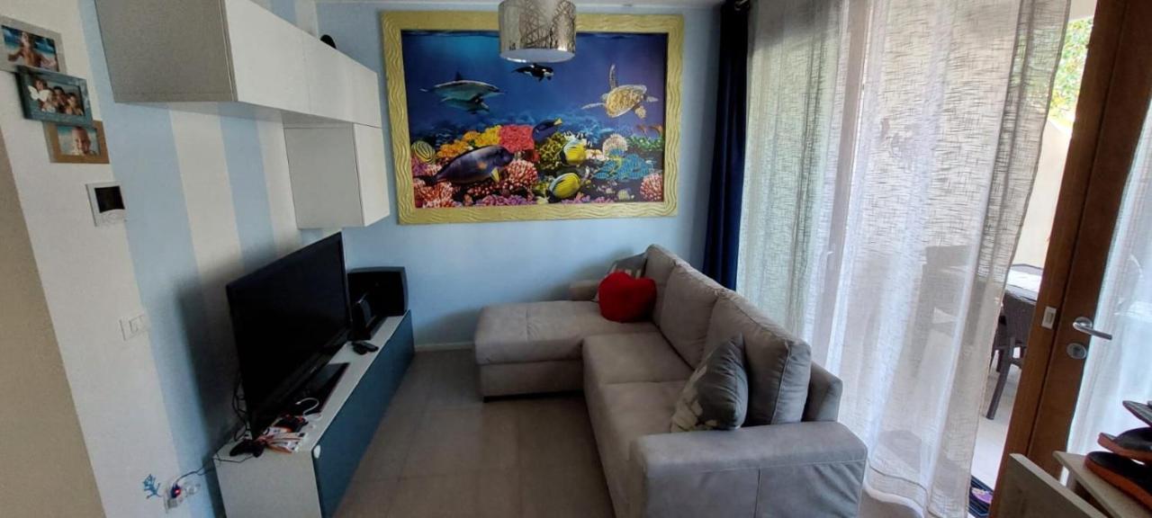 Residence Jesolo Lido Centro Con Piscina Exteriör bild