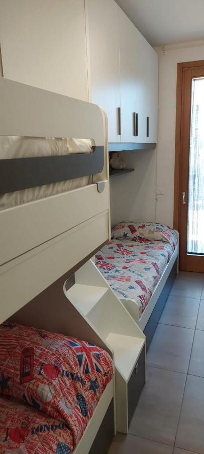 Residence Jesolo Lido Centro Con Piscina Exteriör bild
