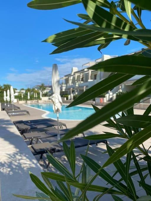 Residence Jesolo Lido Centro Con Piscina Exteriör bild